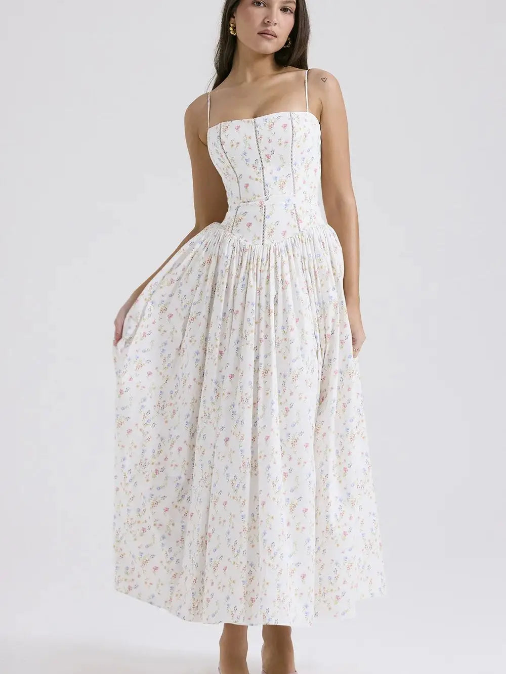 שמלת מקסי בעיצוב כפרי בגזרת A כתפיות ספגטי - Joelle