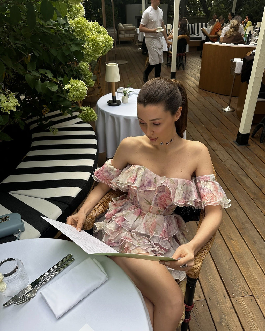 שמלת מיני מלמלה כתפיים חשופות בעיצוב פרחוני - ליסה