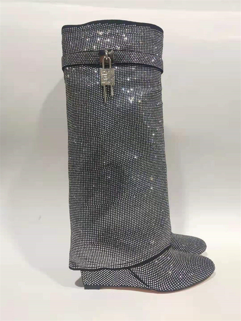 מגפי עקב גבוהים בעיצוב זרקונים מנצנצים ומנעול - Bailey