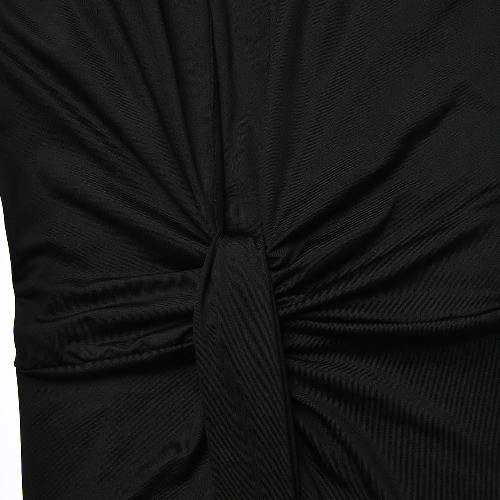 שמלת מידי סאטן בעיצוב כיווצים ומחשוף עמוק - ברי