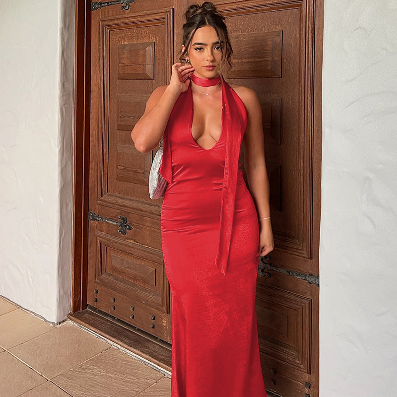 שמלת סאטן מחשוף עמוק קשירה בצוואר - פאולינה