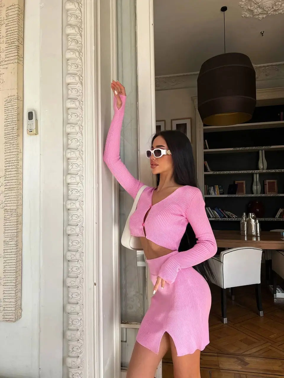 סט סרוג חצאית מיני וחולצת סגירת כפתורים - כרמי