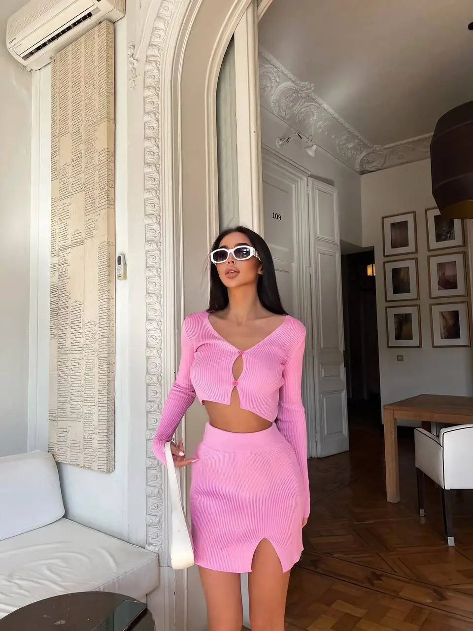 סט סרוג חצאית מיני וחולצת סגירת כפתורים - כרמי