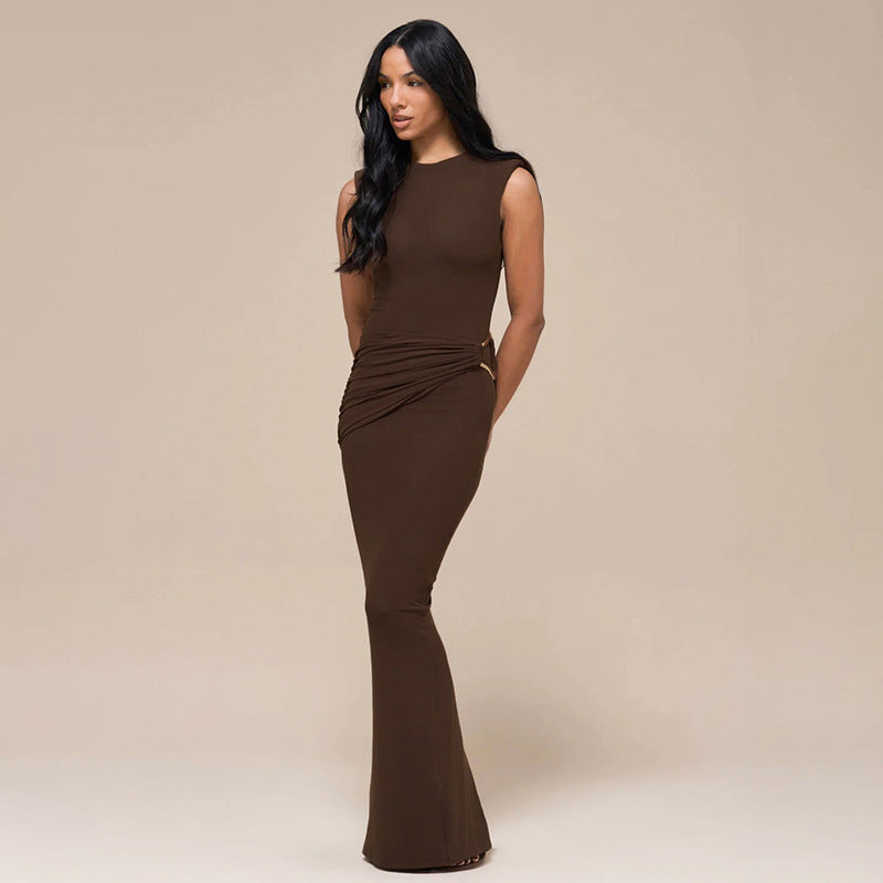 Elegant maxi dress with a buckle design - Messi