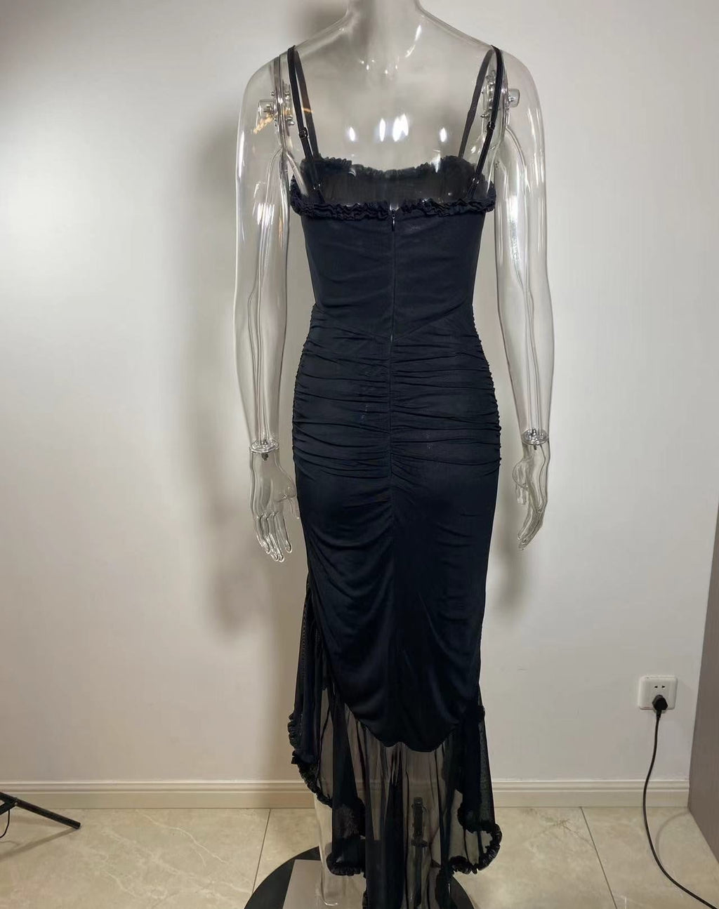 שמלת מקסי אסימטרית מלמלה בעיטור שיפון - ג'סמינה