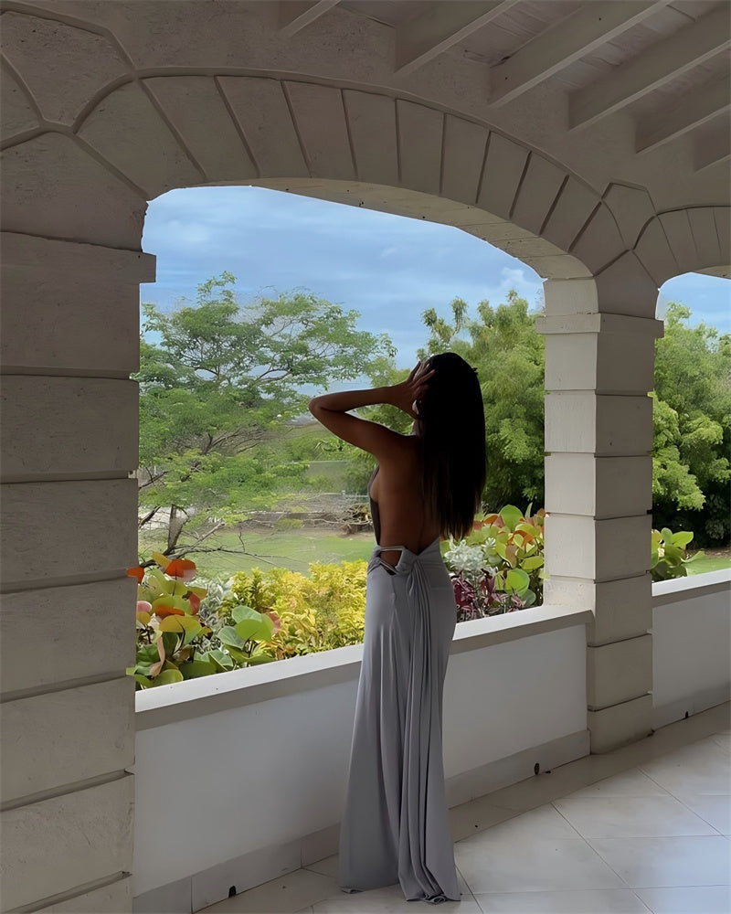 שמלת מקסי כתפיה אחת גב פתוח בעיטור כיווצים ואבזם - גוון