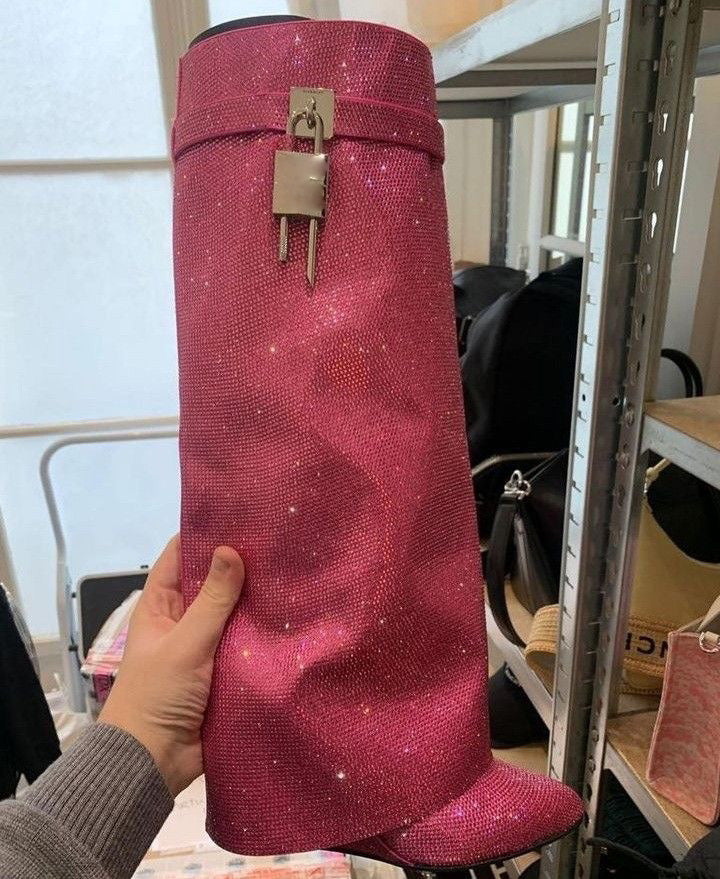 מגפי עקב גבוהים בעיצוב זרקונים מנצנצים ומנעול - Bailey