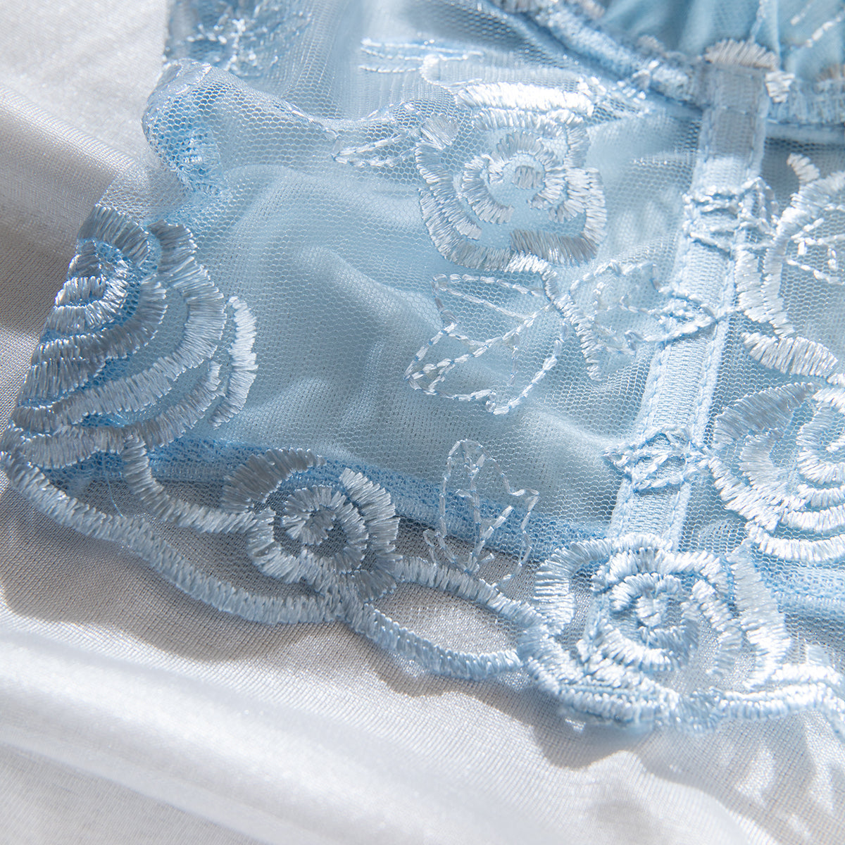 טופ סטרפלס רשת בעיטור רקמת פרחים - נויה לי