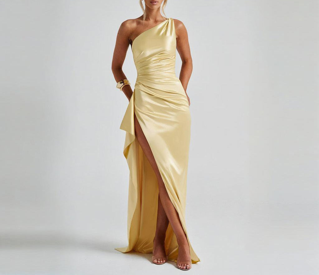 שמלת מקסי סאטן שסע עמוק כתפיה אחת - סוניה