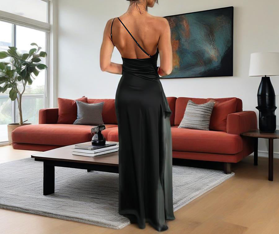 שמלת מקסי סאטן שסע עמוק כתפיה אחת - סוניה