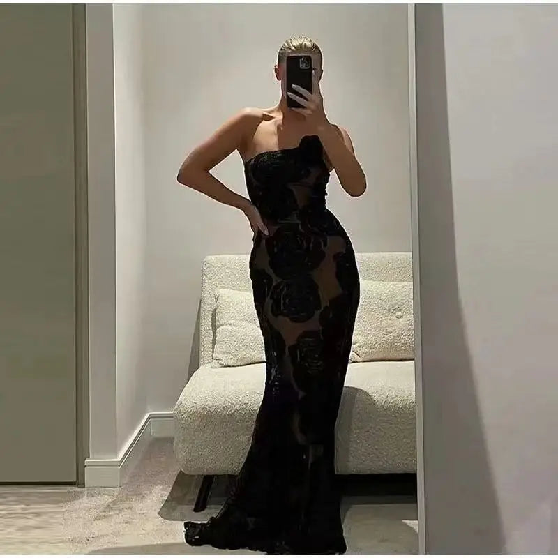 שמלת מקסי בעיטור רקמת פרחים בעיצוב כתפייה אחת - רעייה