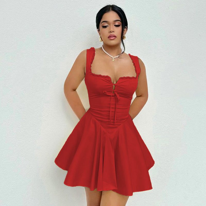 שמלת מיני בגזרת A בעיטור כפתורים וקשירה בחזה - מרום