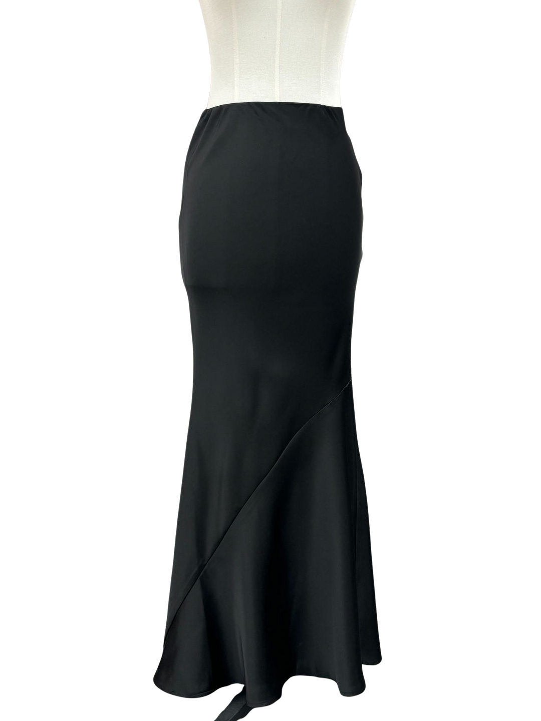 Two-piece set featuring a satin skirt and sequin corset top - Anora