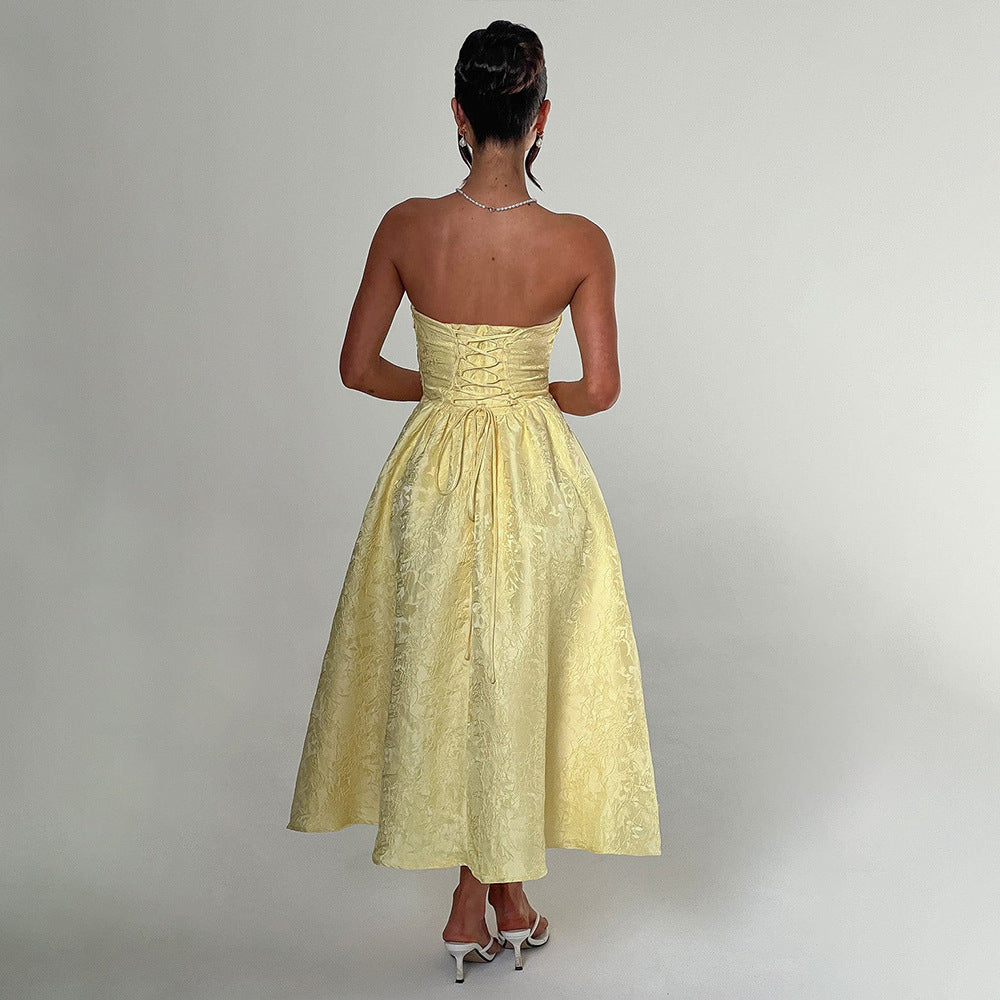 שמלת מידי סטרפלס בגזרת A גב פתוח בעיטור רקמת איורי פרחים - פלורה