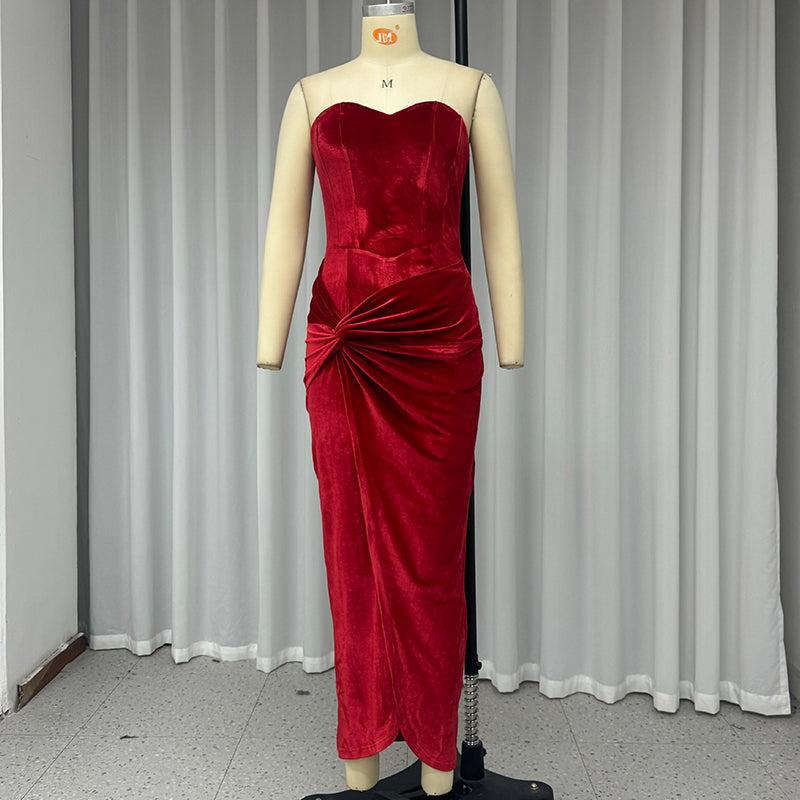 שמלת מקסי סטרפלס קטיפה בעיצוב מחוך קשירה בגב להצמדה במותן בעיטור שסע - London