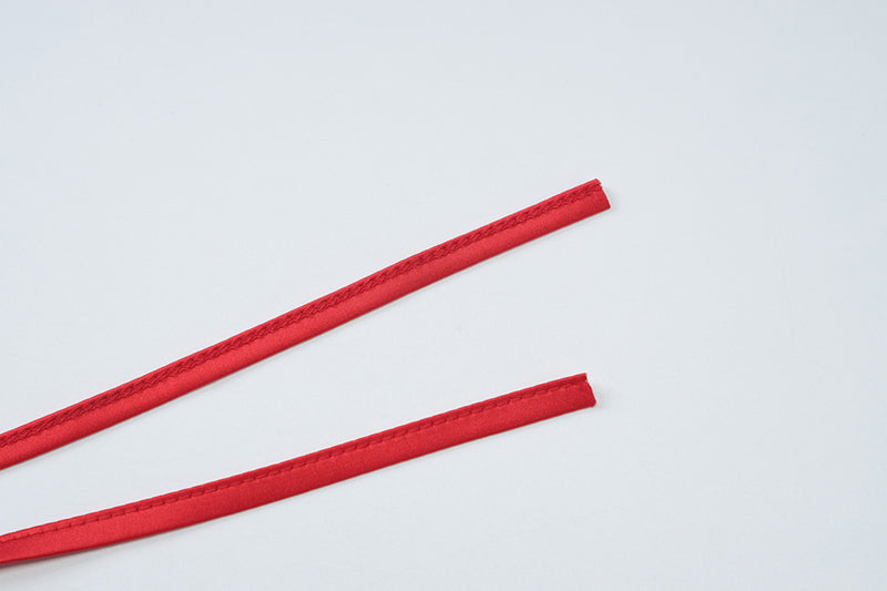 שמלת סאטן מחשוף עמוק קשירה בצוואר - פאולינה