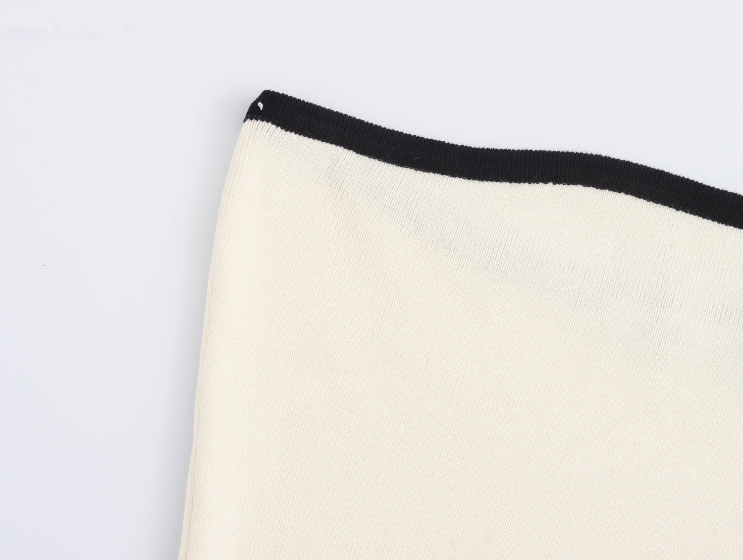 שמלת מיני סטרפלס סרוגה בעיצוב מיוחד קשירת עליונית במותן - הלן