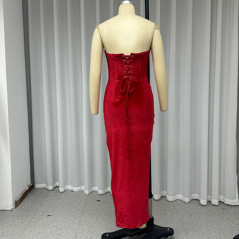 שמלת מקסי סטרפלס קטיפה בעיצוב מחוך קשירה בגב להצמדה במותן בעיטור שסע - London