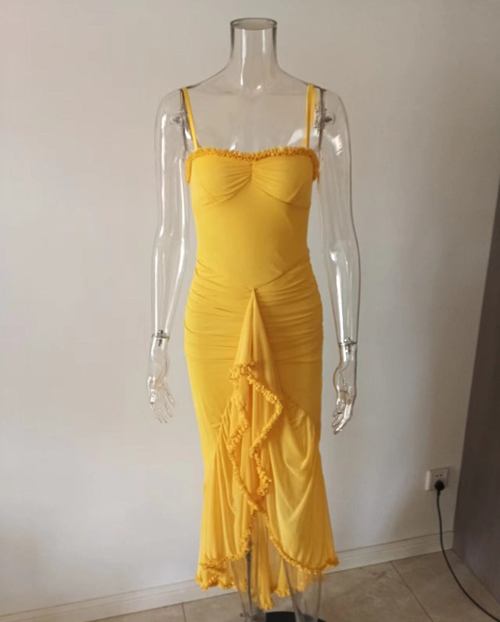 שמלת מקסי אסימטרית מלמלה בעיטור שיפון - ג'סמינה