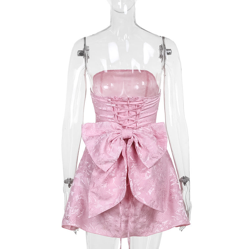 שמלת מיני סטרפלס בעיטור רקמת איורי פרחים ופפיון - חימנה