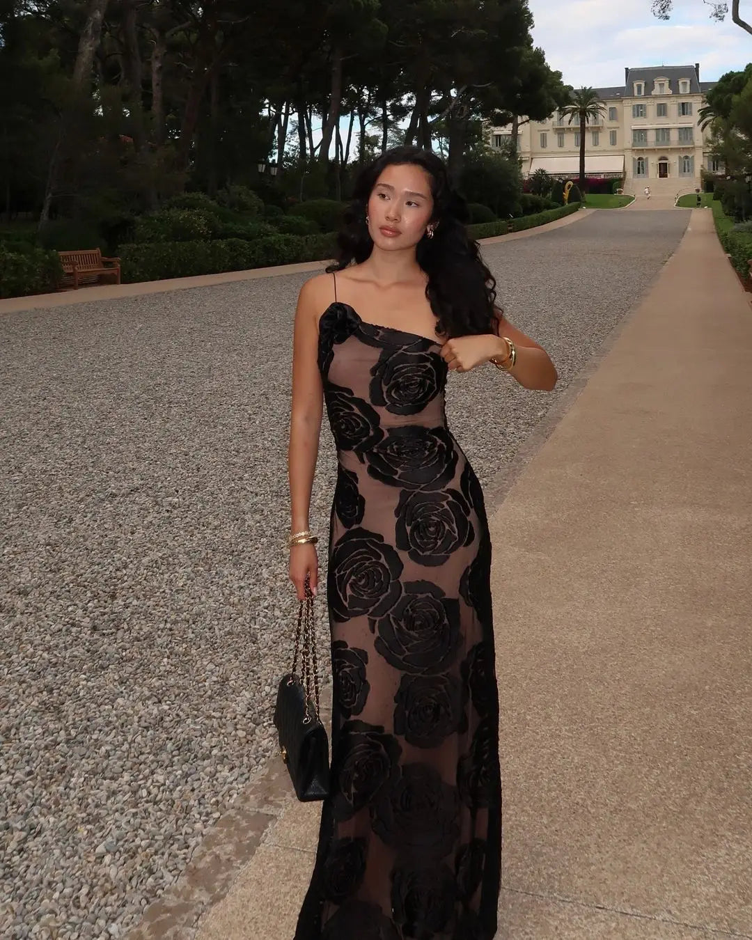 שמלת מקסי בעיטור רקמת פרחים בעיצוב כתפייה אחת - רעייה