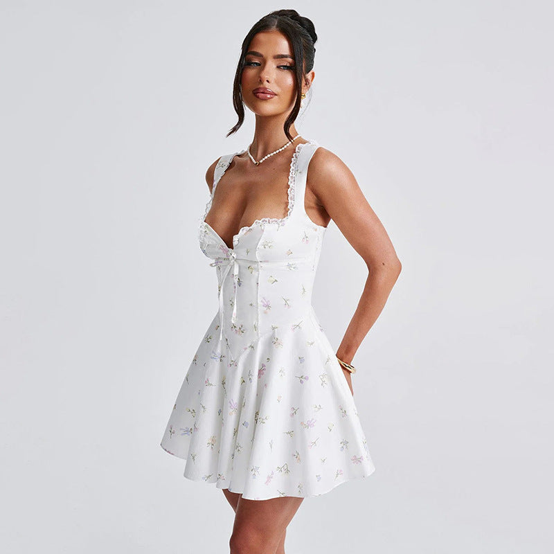 שמלת מיני בגזרת A בעיטור כפתורים וקשירה בחזה - מרום