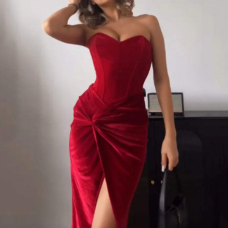 שמלת מקסי סטרפלס קטיפה בעיצוב מחוך קשירה בגב להצמדה במותן בעיטור שסע - London