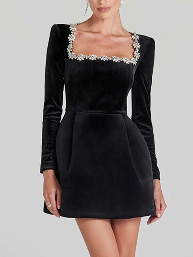 שמלת מיני קטיפה אלגנטית בעיטור יהלומים - אריאה