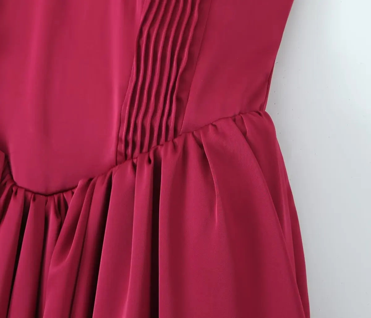 שמלת מידי סטרפלס בגזרת A בעיצוב אלגנטי - Simone