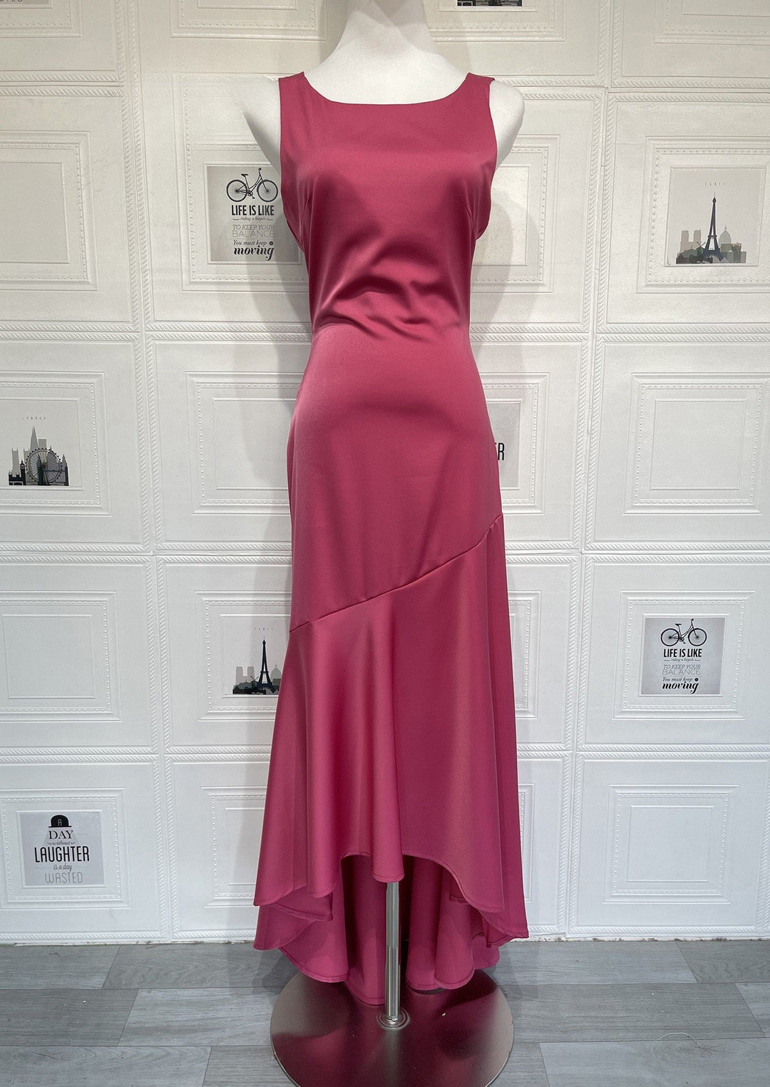 Satin maxi dress with back ties and an open back – Tohar