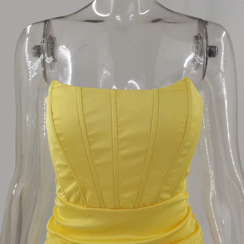 שמלת מיני סטרפלס סאטן בגזרת מחוך וכיווצים - סינדי