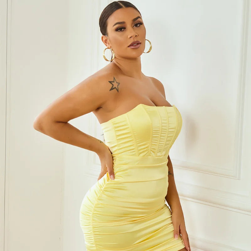 שמלת מיני סטרפלס סאטן בגזרת מחוך וכיווצים - סינדי