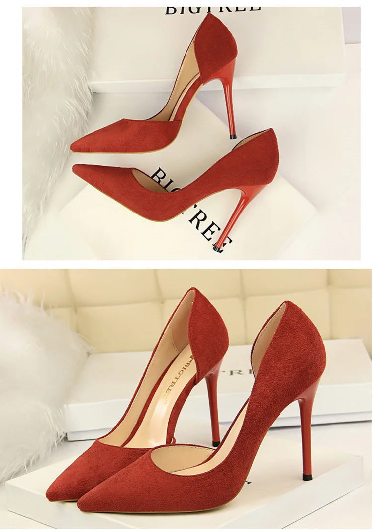 נעלי עקב זמש שפיץ בעיצוב צד פתוח - נלי