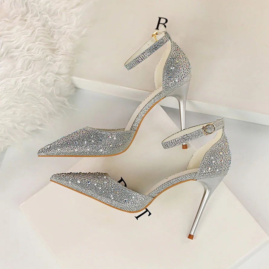 Pointed Heel Shoes with Crystal Diamond Decoration - Nestia