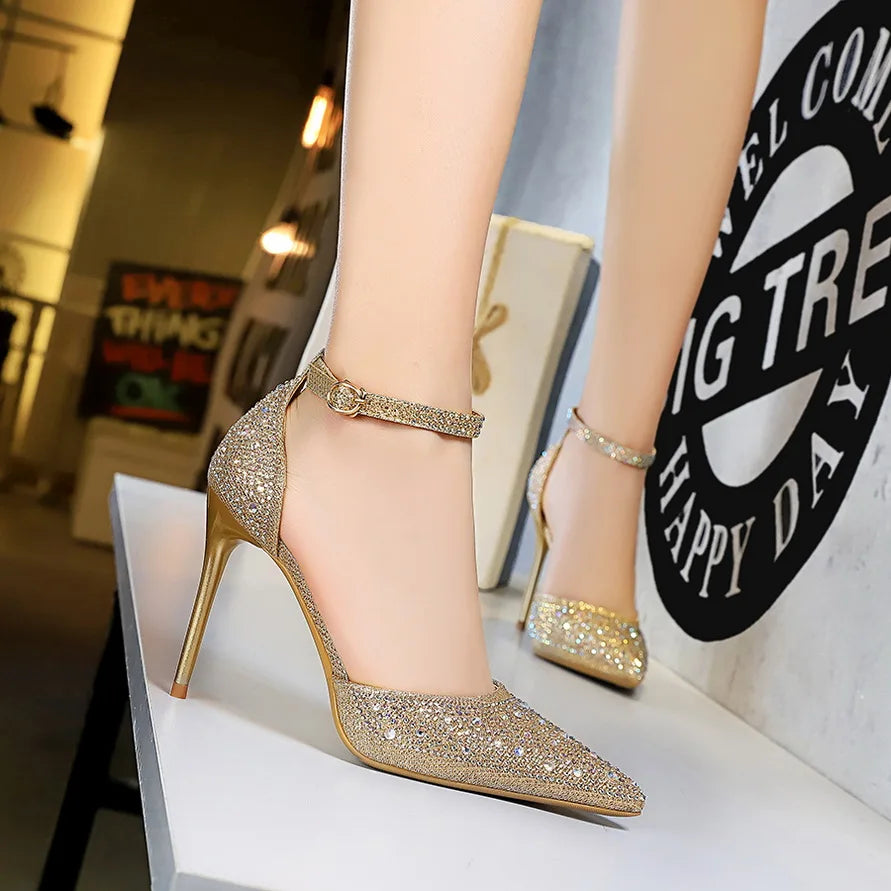 Pointed Heel Shoes with Crystal Diamond Decoration - Nestia