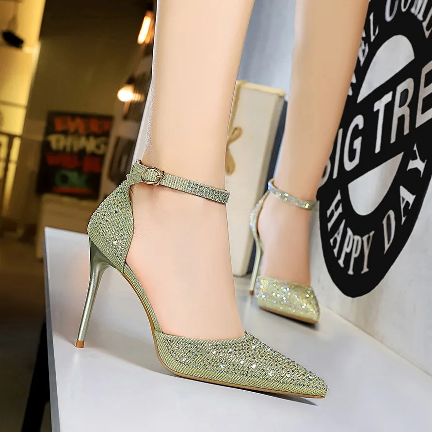 Pointed Heel Shoes with Crystal Diamond Decoration - Nestia