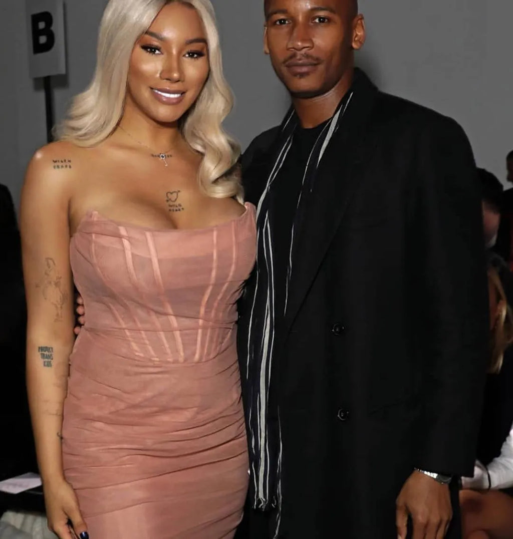 שמלת מידי סטרפלס מחוך שיפון - טולה