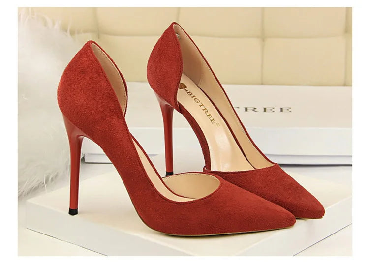 נעלי עקב זמש שפיץ בעיצוב צד פתוח - נלי