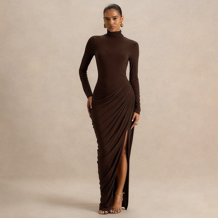 Maxi dress with pleats and slit design - Lis