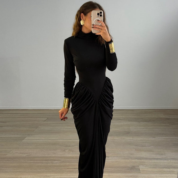 Maxi dress with pleated design - Nahora