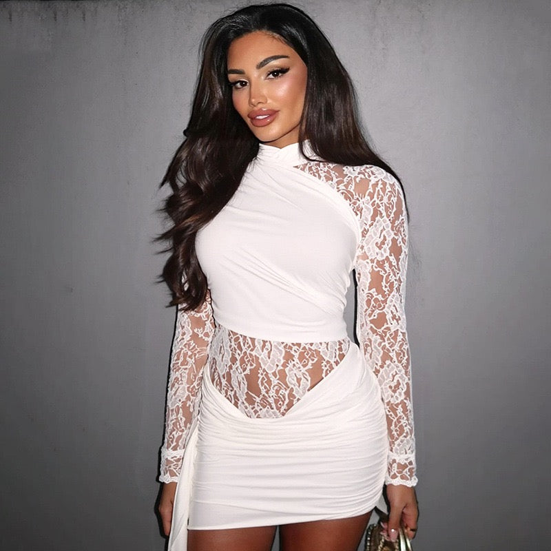 Mini dress with lace design and pleats with a trail decoration - Tzuf