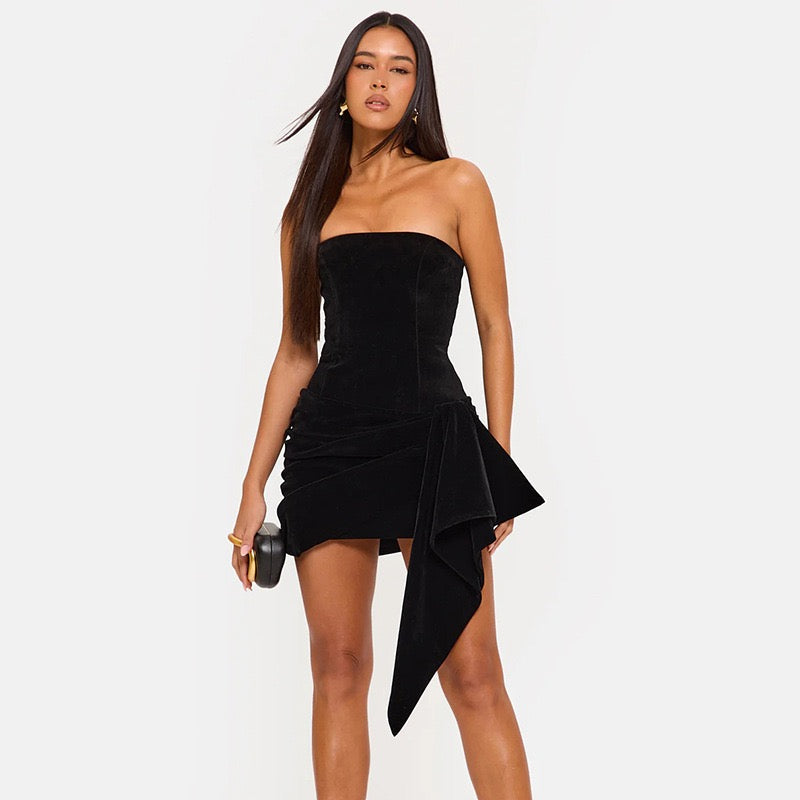 Elegant velvet strapless mini dress - Reiji