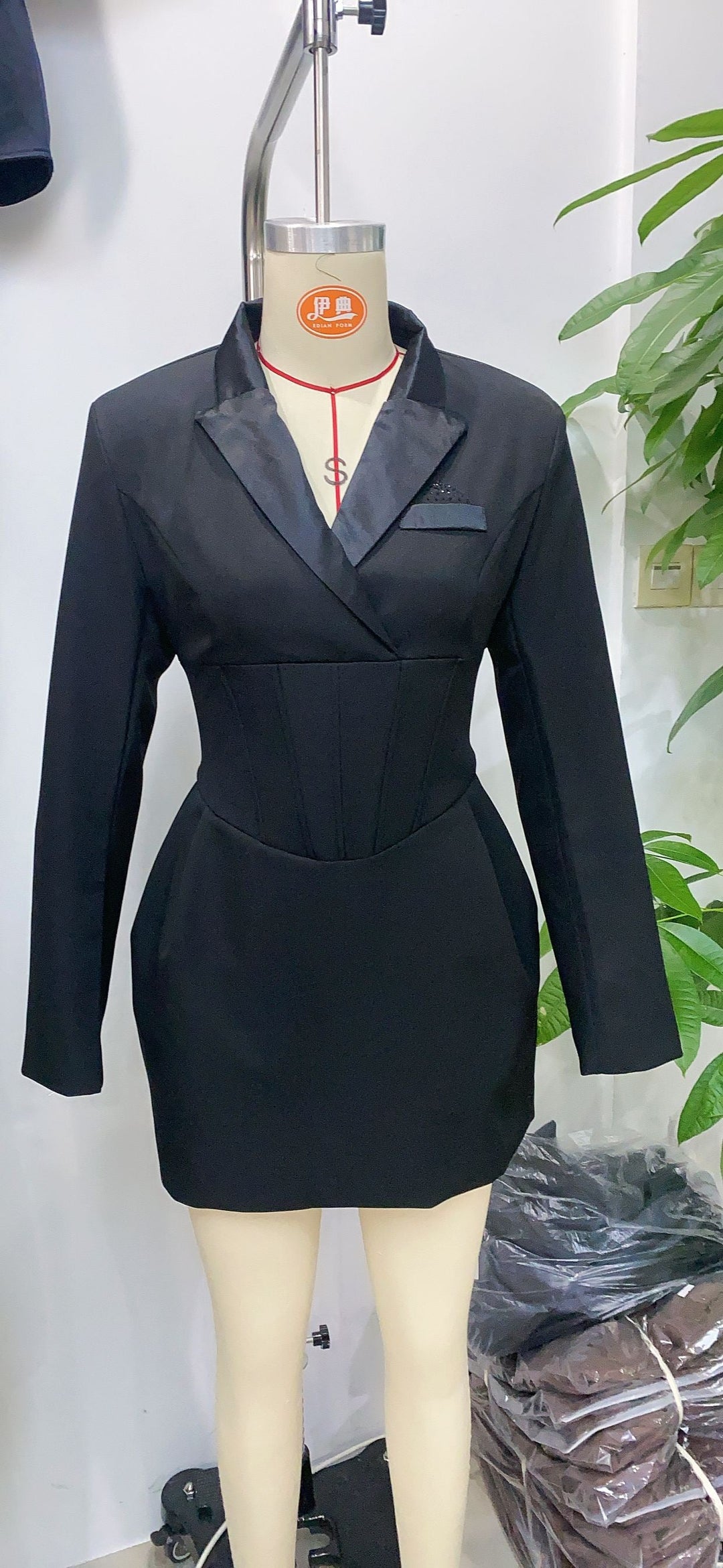 Tailored mini dress with tie at the back for fastening at the waist - MARIOLA