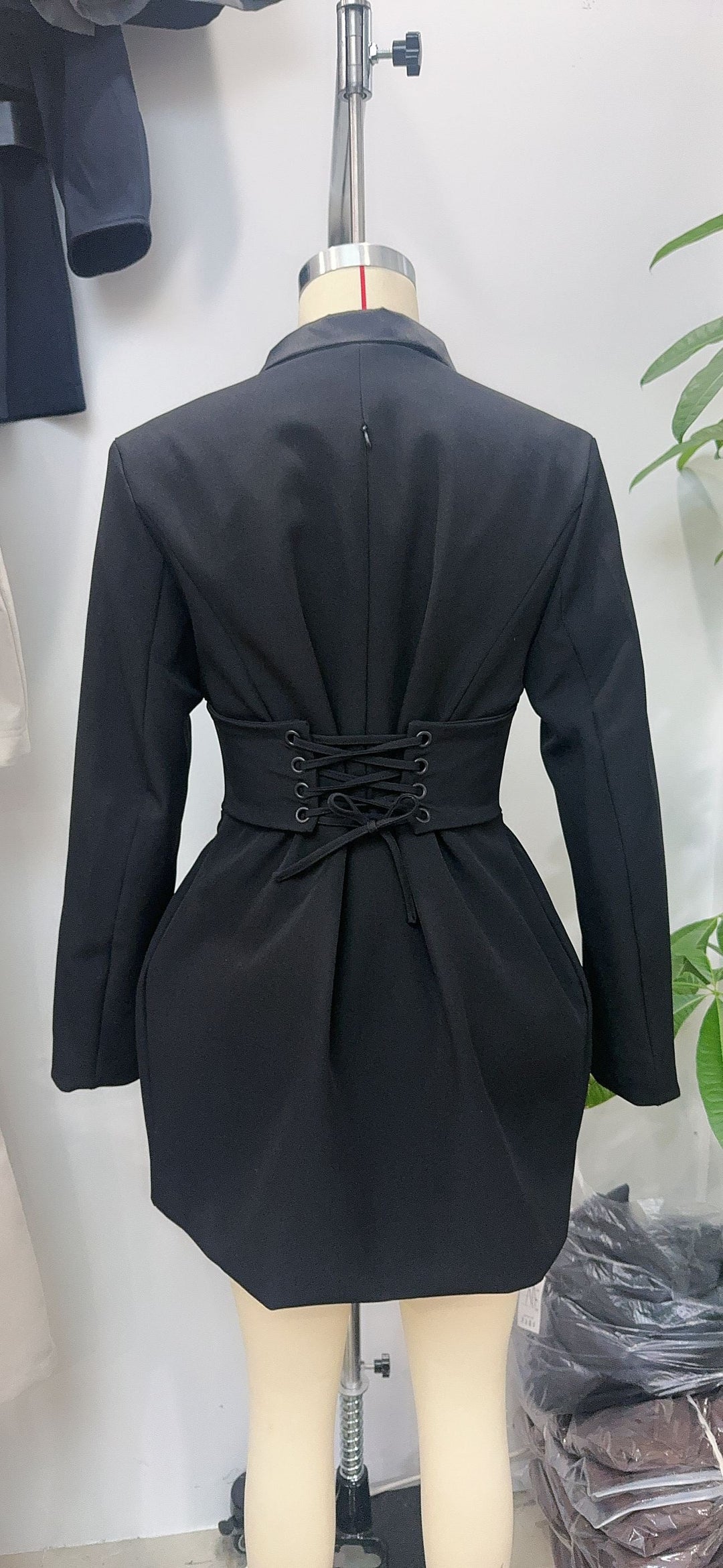 Tailored mini dress with tie at the back for fastening at the waist - MARIOLA