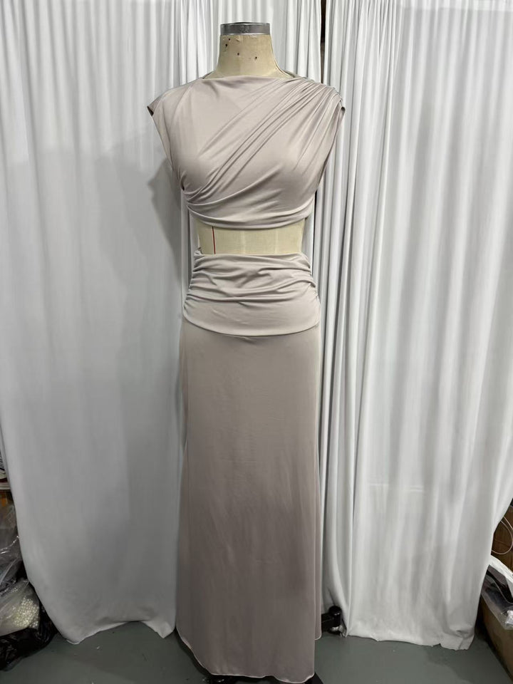 Ray - Two-piece pleated set with a maxi skirt and crop top