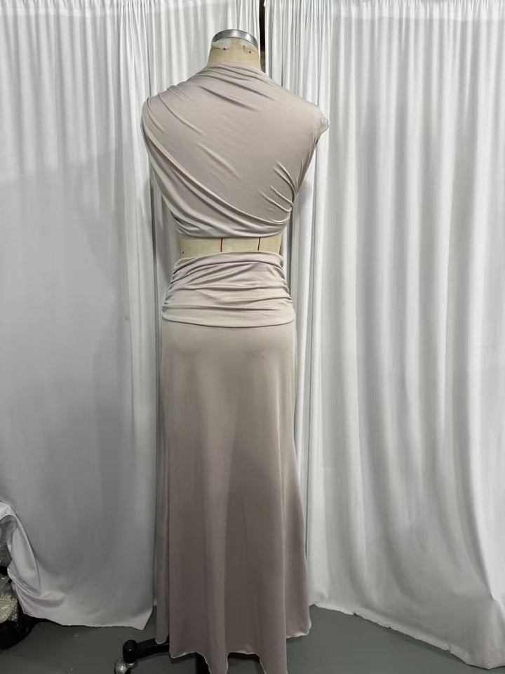 Ray - Two-piece pleated set with a maxi skirt and crop top