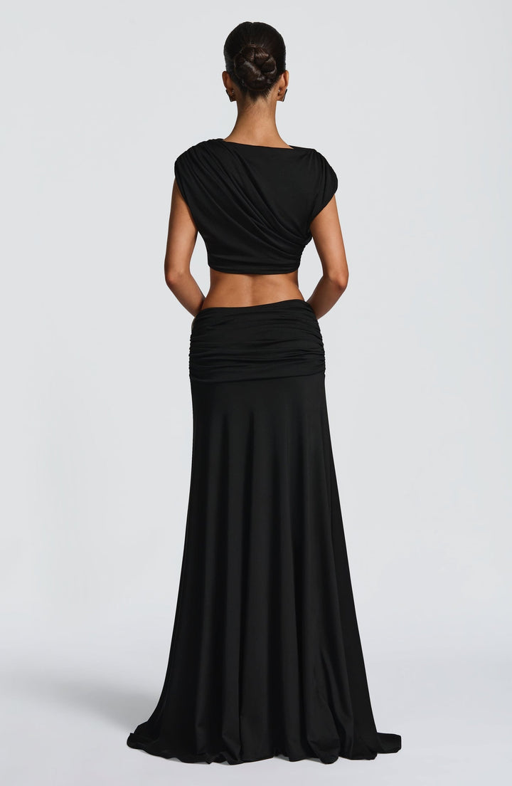 Ray - Two-piece pleated set with a maxi skirt and crop top