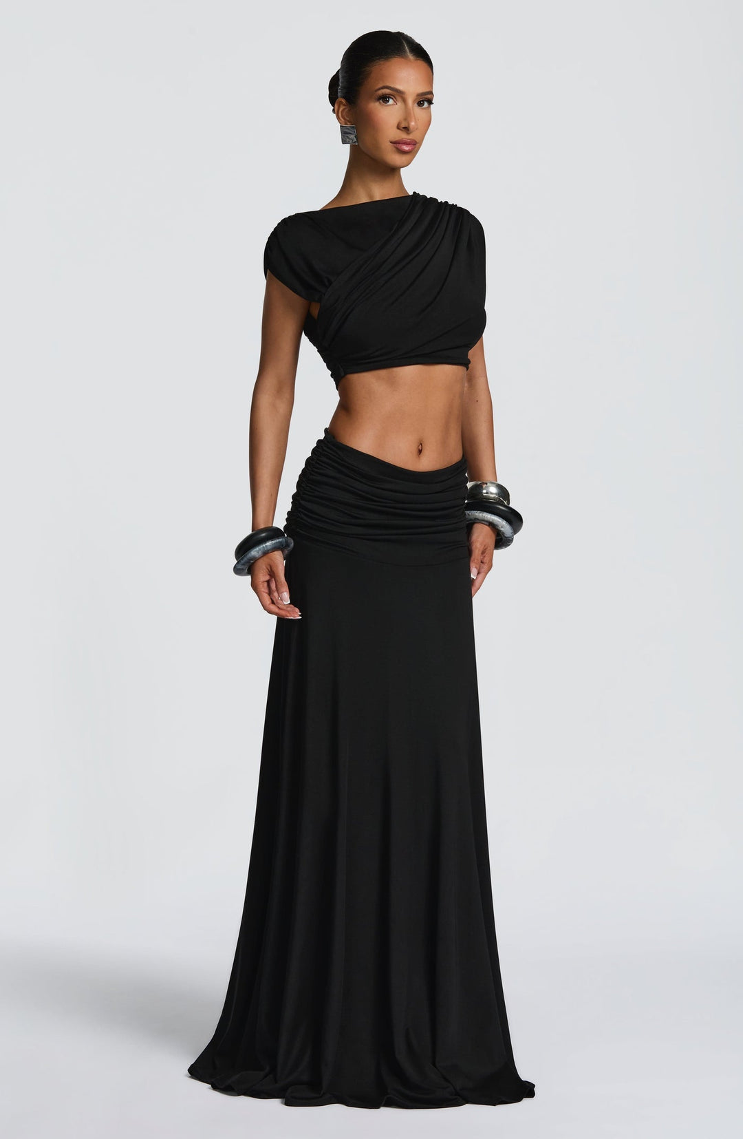 Ray - Two-piece pleated set with a maxi skirt and crop top