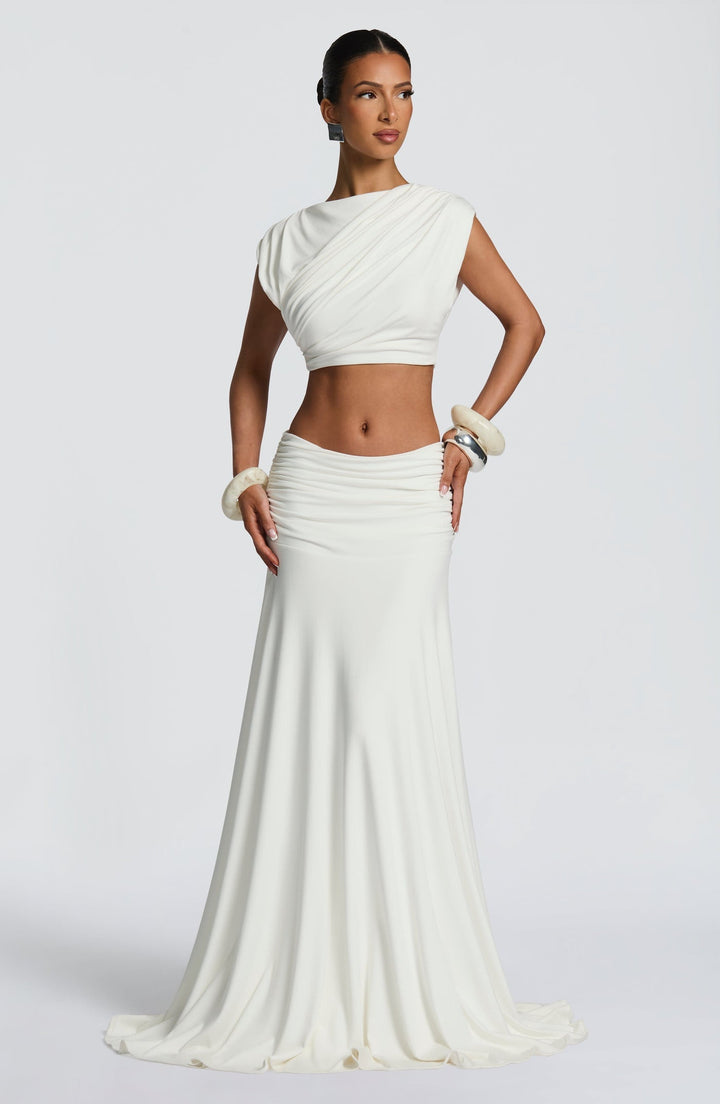 Ray - Two-piece pleated set with a maxi skirt and crop top