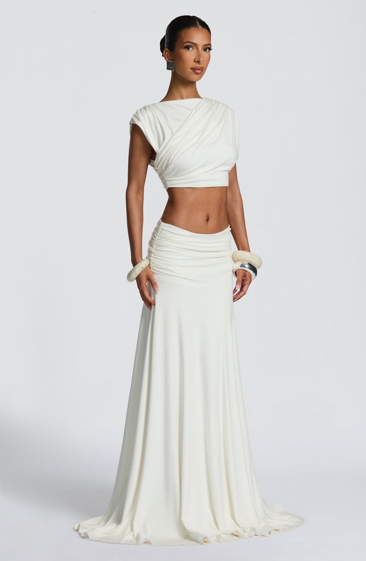 Ray - Two-piece pleated set with a maxi skirt and crop top